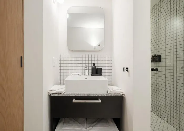 Par 403 Apartment *