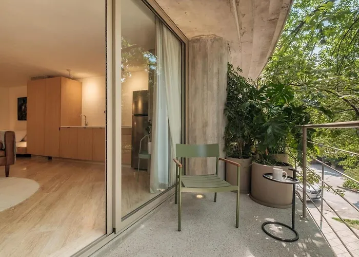 Par 403 Apartment *